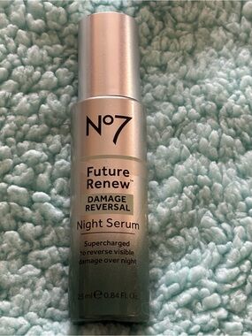 No7 Future Renew Damage Reversal Night Serum - Silver